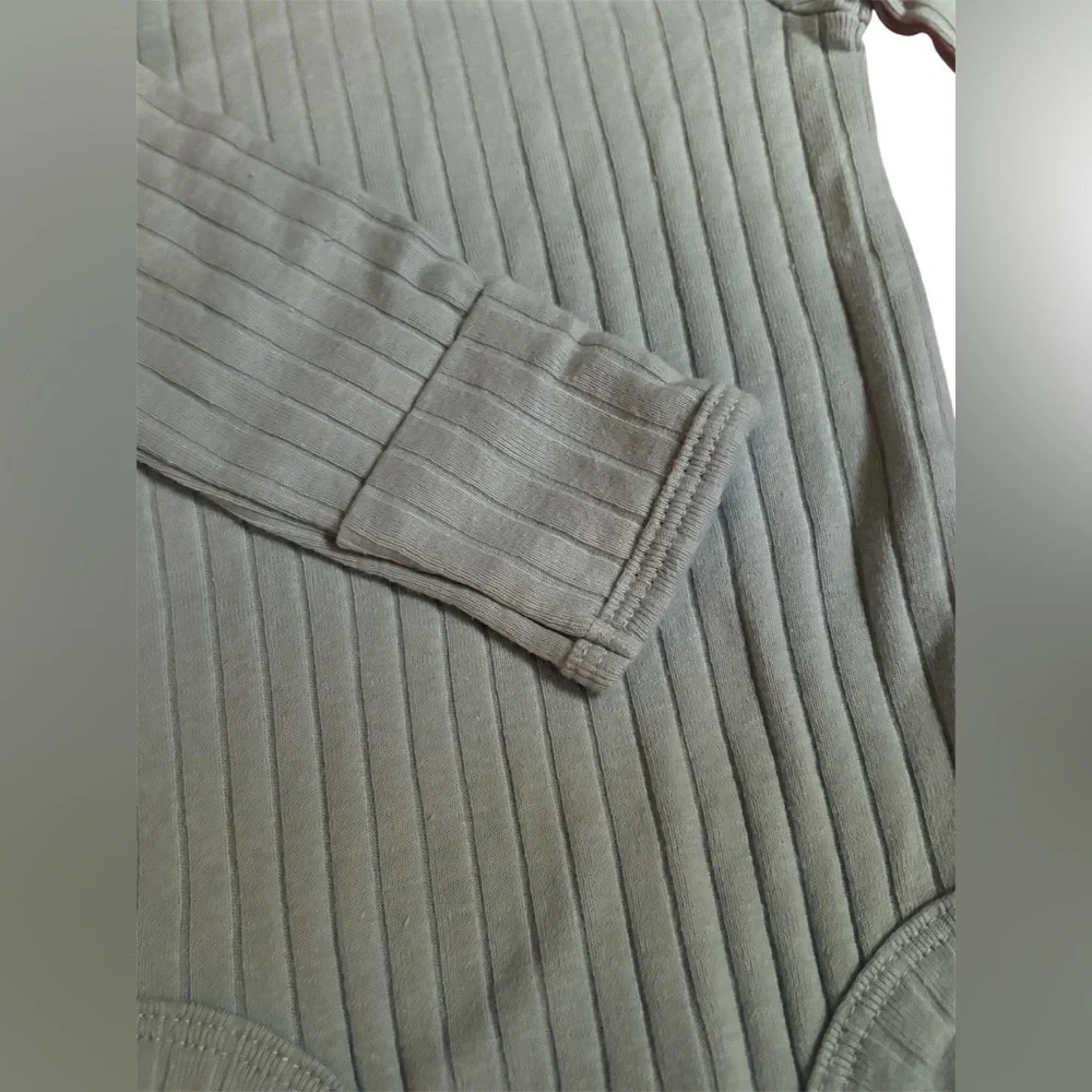 Carter's Ribbed Long Sleeve 3 Bodysuit size:0-3